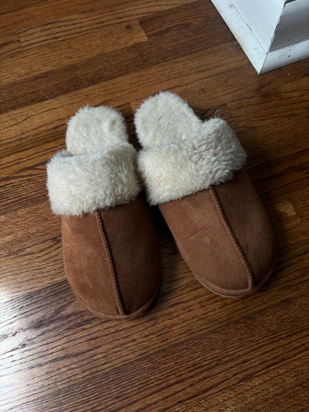 Cozy Shearling-Lined Suede Slipper - Chestnut Brown